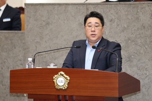 5분 자유발언 중인 금천구의회 도병두 의원